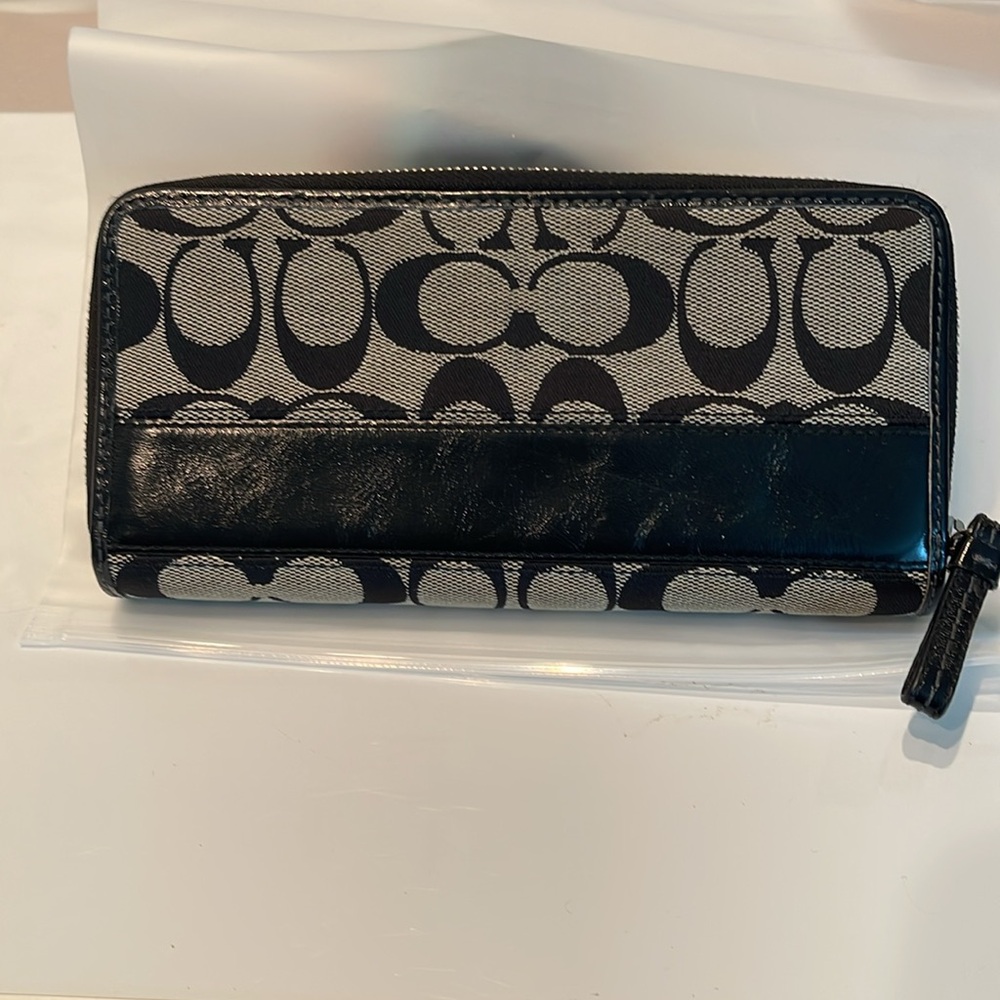 Coach Signature Stripe Accordian Zip Around Wallet card slots black on tan used‎ - Picture 3 of 11